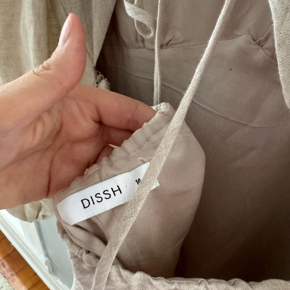 DISSH linen long sleeve open back dress - Picture 3 of 5